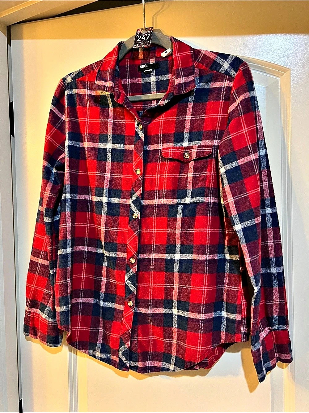 BDG. Boyfriend Fit Plaid Flannel Shirt. Plaid Cotton Shirt Red & Blue Medium H24